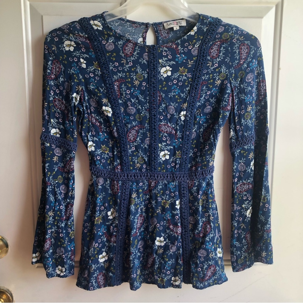 🌟 3/$15 Floral paisley print women’s navy blue long sleeve blouse top size S